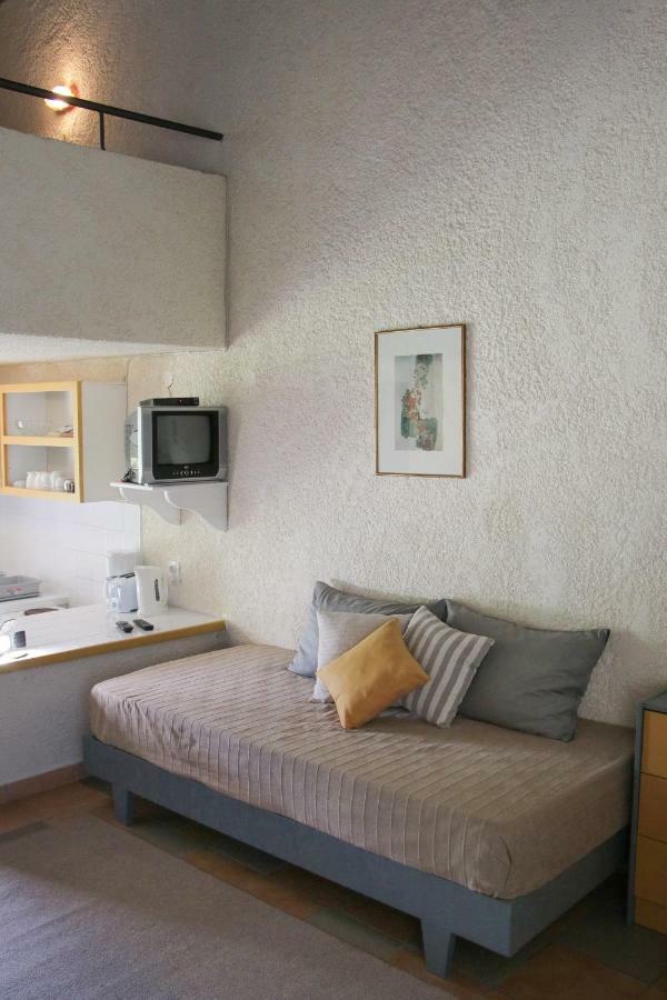 Lefkes Apartments อาคาราวี ภายนอก รูปภาพ