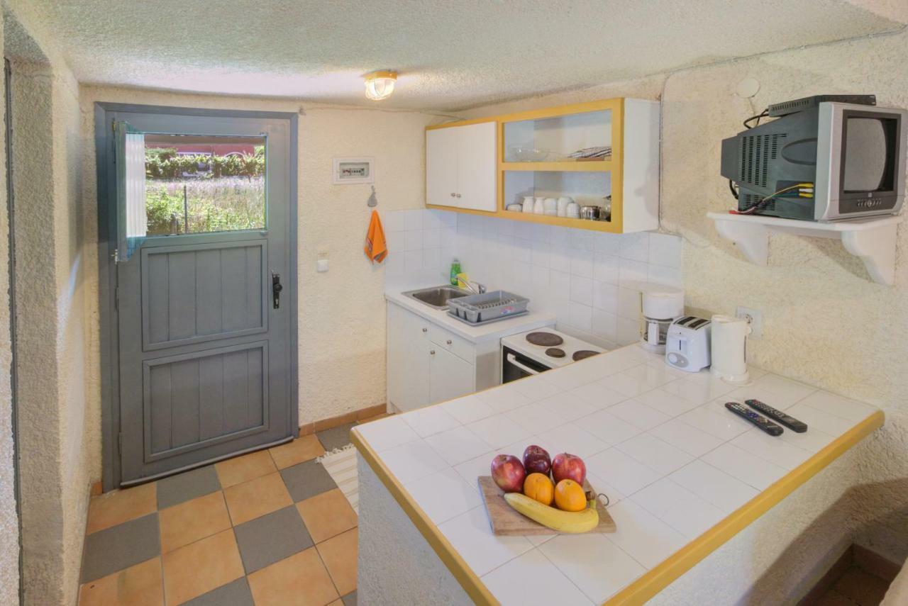 Lefkes Apartments อาคาราวี ภายนอก รูปภาพ