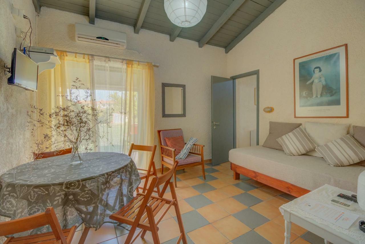Lefkes Apartments อาคาราวี ภายนอก รูปภาพ